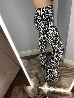 garage pants, black and white wave effect XS
